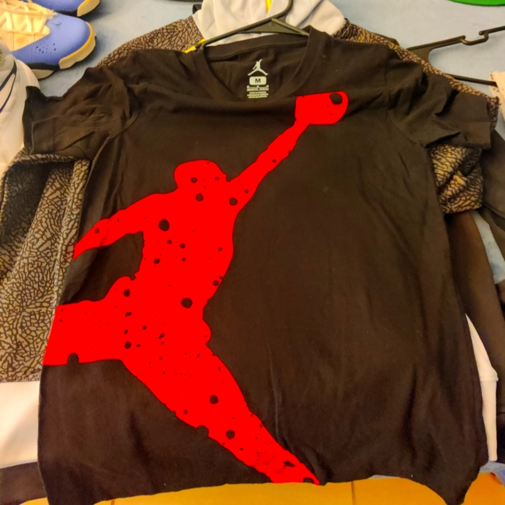 Air Jordan M Black & Red Shirt Boys (10-12 years)